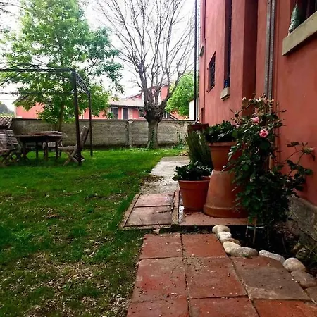 Immersa Nel Verde... A Due Passi Dal Centro